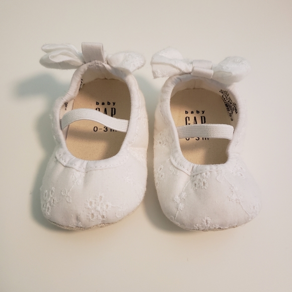 Baby Gap Eyelet Ballet Flats